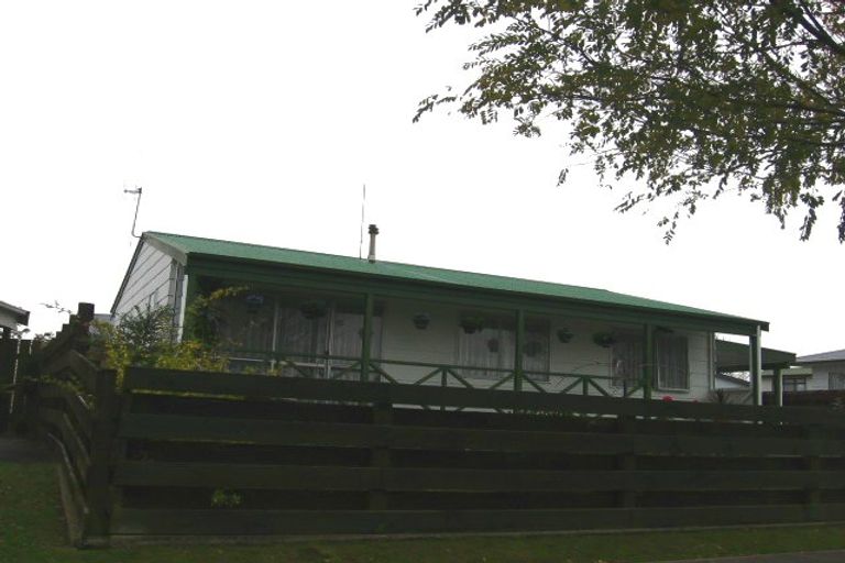 Photo of property in 25a Rosedale Crescent, Cloverlea, Palmerston North, 4412