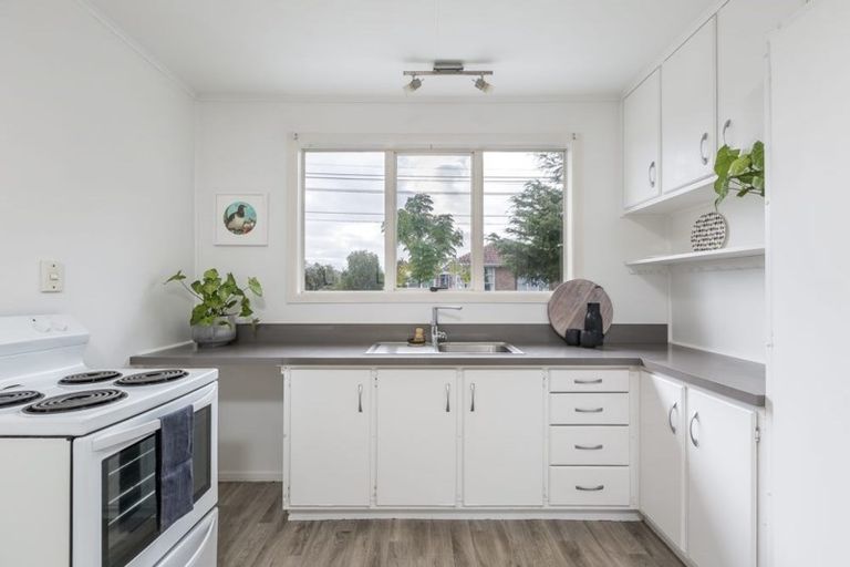 Photo of property in 2a Helga Crescent, Te Atatu Peninsula, Auckland, 0610