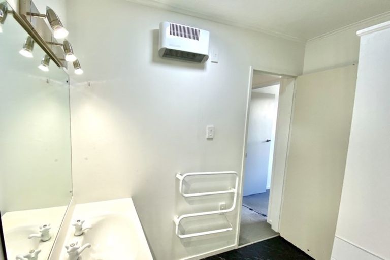 Photo of property in 2/719 Fergusson Drive, Elderslea, Upper Hutt, 5018