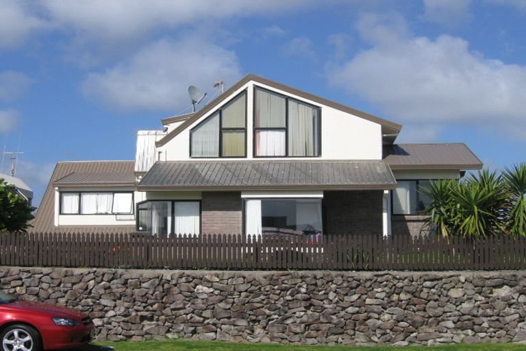 Photo of property in 11 Sunbrae Grove, Mount Maunganui, 3116