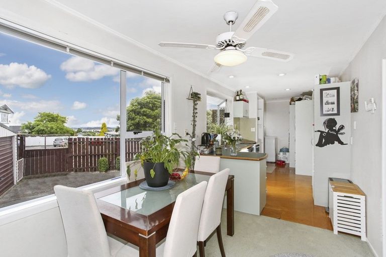 Photo of property in 132 Coxhead Road, Wattle Downs, Auckland, 2103