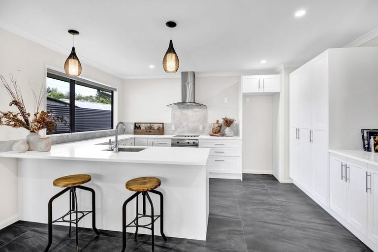 Photo of property in 1 Douglas Street, Hawera, 4610