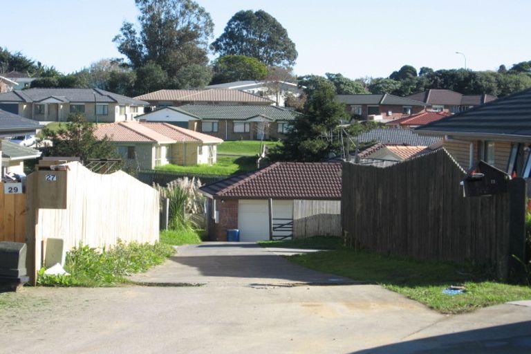 Photo of property in 25 Loughinisland Place, Weymouth, Auckland, 2103