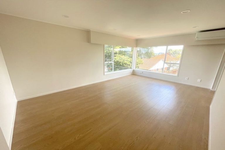 Photo of property in 2/23 Esmonde Road, Takapuna, Auckland, 0622