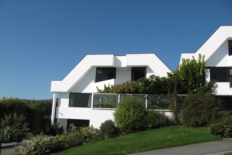 Photo of property in 2/31 Harry Ell Drive, Cashmere, Christchurch, 8022