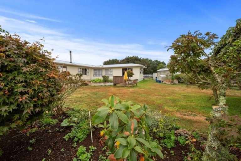 Photo of property in 21 Beaconsfield Road, Midhirst, Stratford, 4394