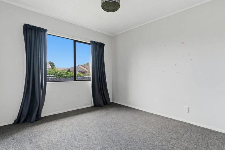 Photo of property in 1/19 Bernina Place, Weymouth, Auckland, 2103