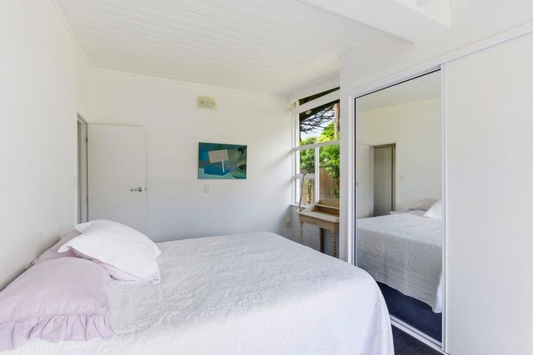 Photo of property in 32 Te Moana Road, Waikanae Beach, Waikanae, 5036