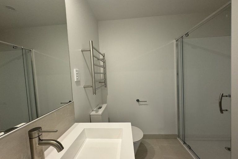 Photo of property in 8/3 Eskdale Road, Birkdale, Auckland, 0626