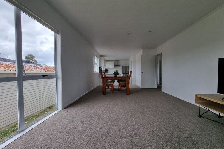 Photo of property in 2/69 Luanda Drive, Ranui, Auckland, 0612