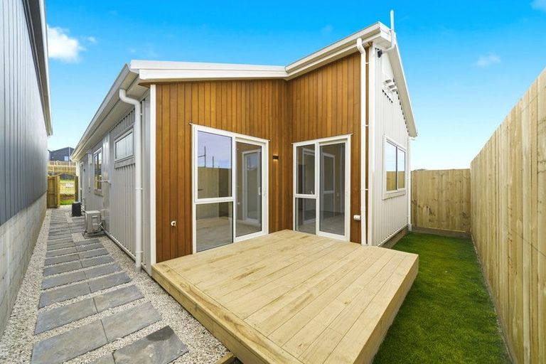Photo of property in 18 Kopu Road, Orewa, 0931