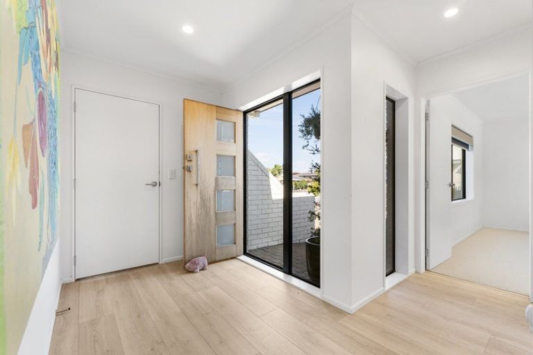 Photo of property in 111 Dickson Road, Papamoa Beach, Papamoa, 3118