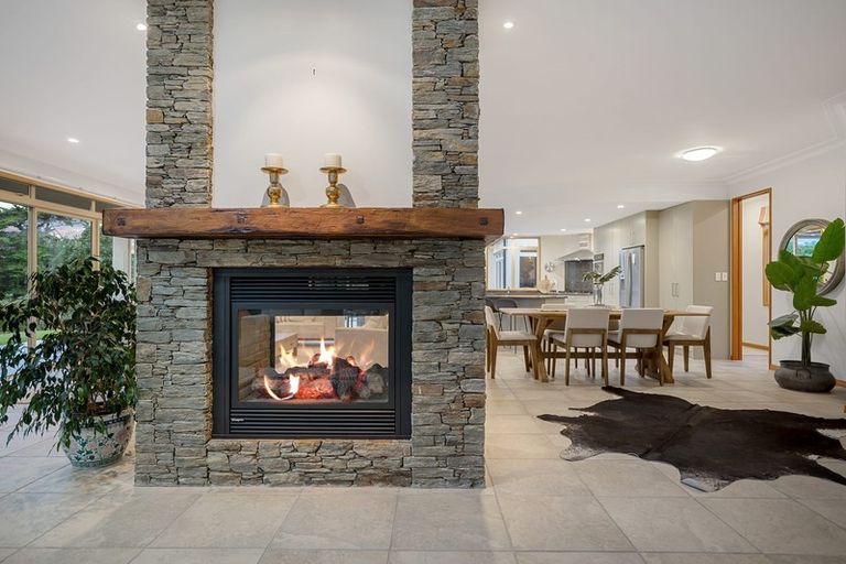 Photo of property in 109 Warman Road, Okura, Auckland, 0792