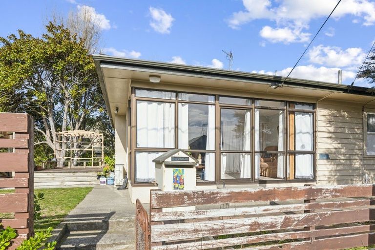 Photo of property in 16 Eatwell Avenue, Paraparaumu Beach, Paraparaumu, 5032