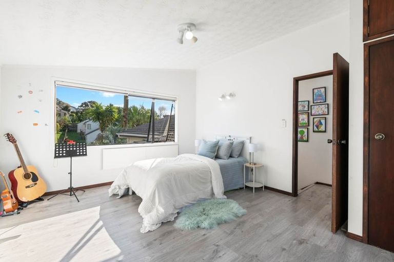 Photo of property in 17 Palliser Lane, Browns Bay, Auckland, 0630