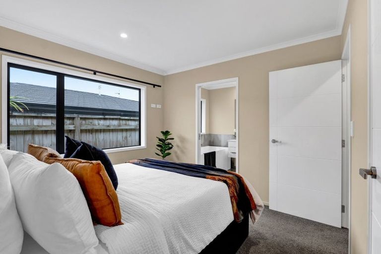 Photo of property in 40 Fernbrook Drive, Hurworth, New Plymouth, 4310