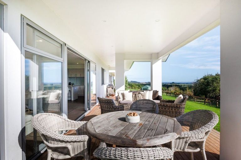 Photo of property in 12 Fleetwood Lane, Turitea, Palmerston North, 4472