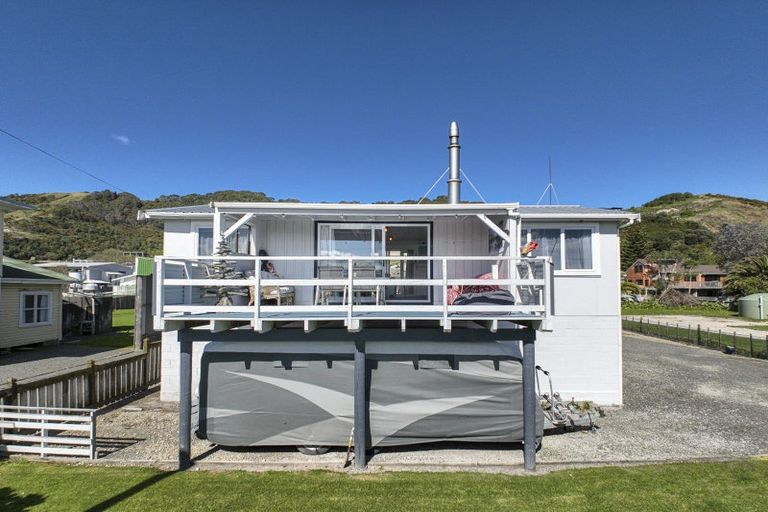 Photo of property in 73 Fortescue Street, Mahia, Nuhaka, 4198