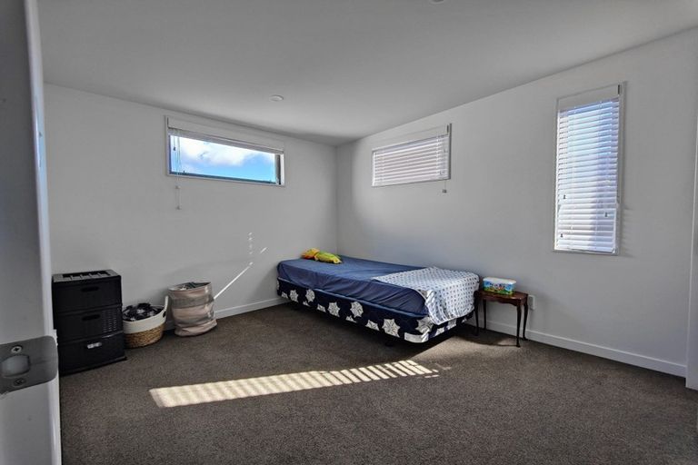 Photo of property in 10 Handyside Street, Tawa, Wellington, 5028