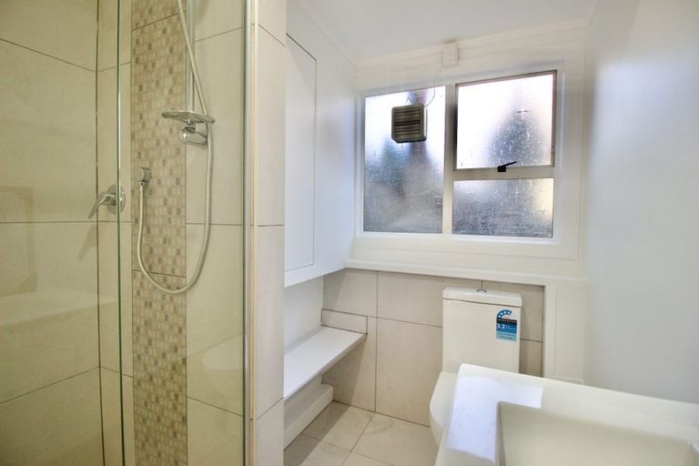 Photo of property in 202 Manuka Road, Bayview, Auckland, 0629