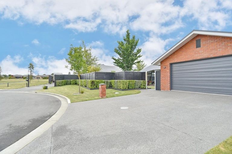 Photo of property in 16 Chestnut Place, Rangiora, 7400