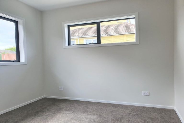 Photo of property in 1/1 Sutherland Avenue, Silverstream, Upper Hutt, 5019