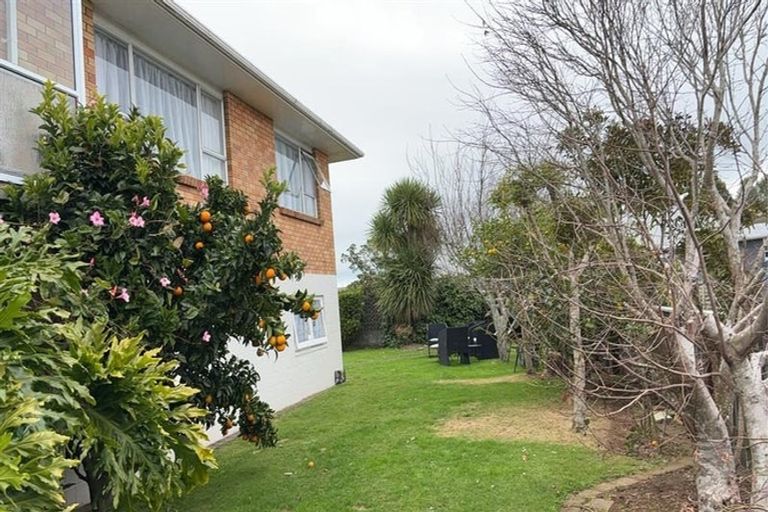 Photo of property in 44 Nevada Drive, Merrilands, New Plymouth, 4312