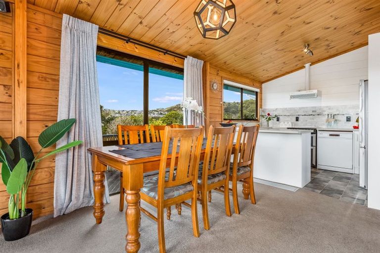 Photo of property in 29 James Cook Drive, Whitby, Porirua, 5024