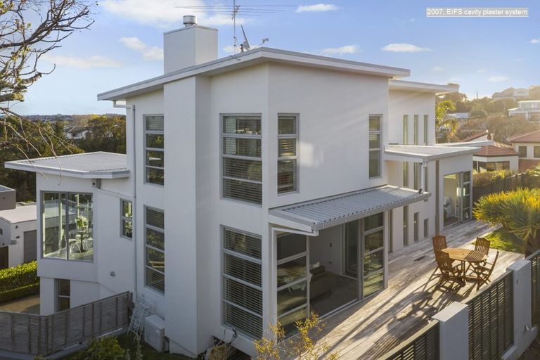 Photo of property in 32a Parr Terrace, Castor Bay, Auckland, 0620