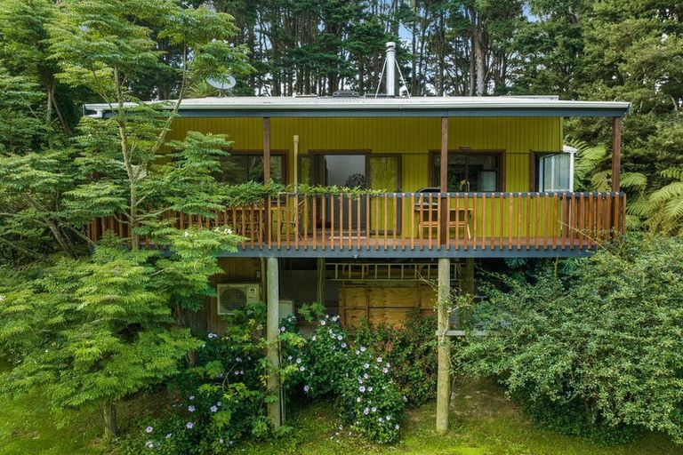 Photo of property in 130 Gibbons Road, Kaiwaka, 0573