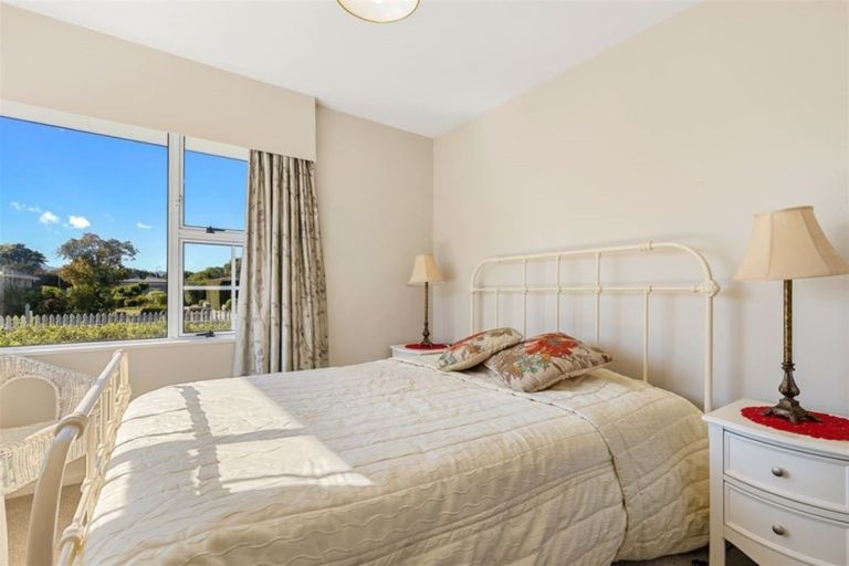 Photo of property in 8 Dunstan Crescent, Hornby, Christchurch, 8042