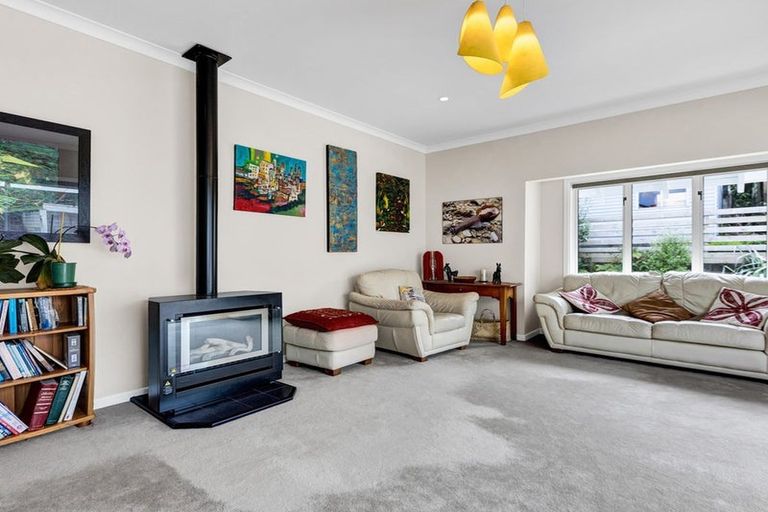 Photo of property in 4 Price Street, Westown, New Plymouth, 4310