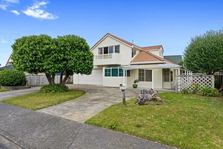 Photo of property in 17 Watson Drive, Paraparaumu Beach, Paraparaumu, 5032