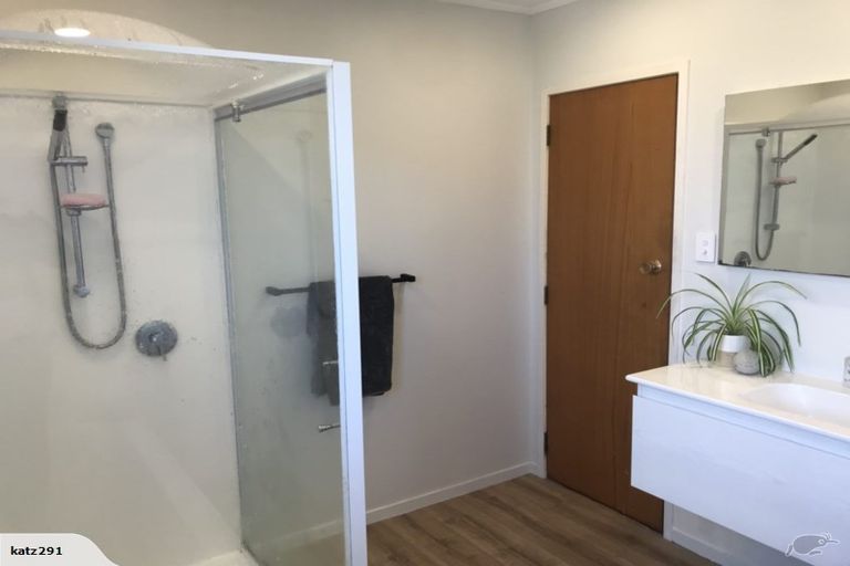 Photo of property in 64 Grace Crescent, Richmond Heights, Taupo, 3330