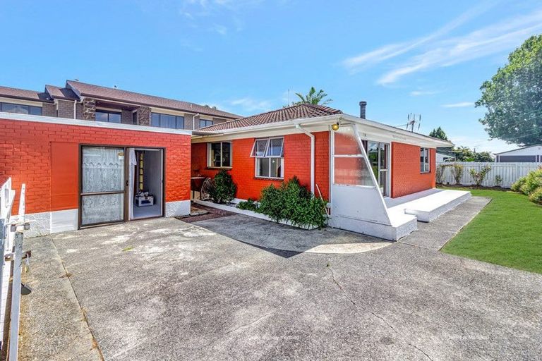 Photo of property in 2/28 Allenby Road, Papatoetoe, Auckland, 2025