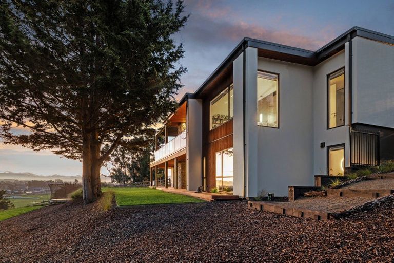 Photo of property in 8 Kepler Ridge Lane, Halswell, Christchurch, 8025
