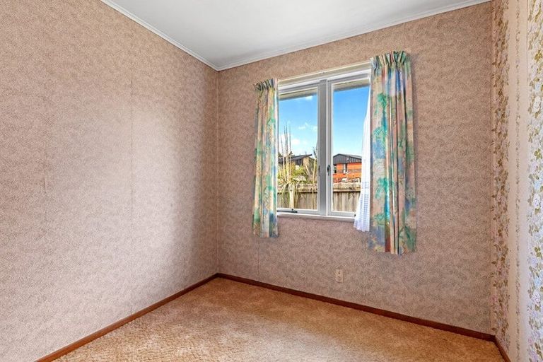 Photo of property in 15 Lauderdale Road, Birkdale, Auckland, 0626