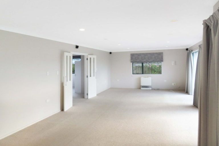 Photo of property in 122 Redvers Drive, Belmont, Lower Hutt, 5010