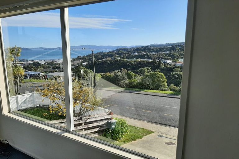 Photo of property in 1/112 Dowse Drive, Maungaraki, Lower Hutt, 5010