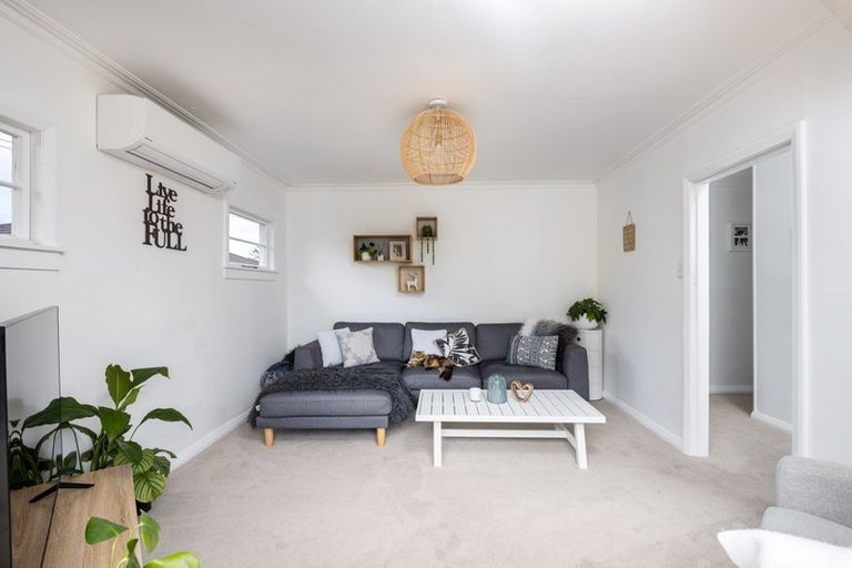 Photo of property in 3 Roto Street, Westown, New Plymouth, 4310
