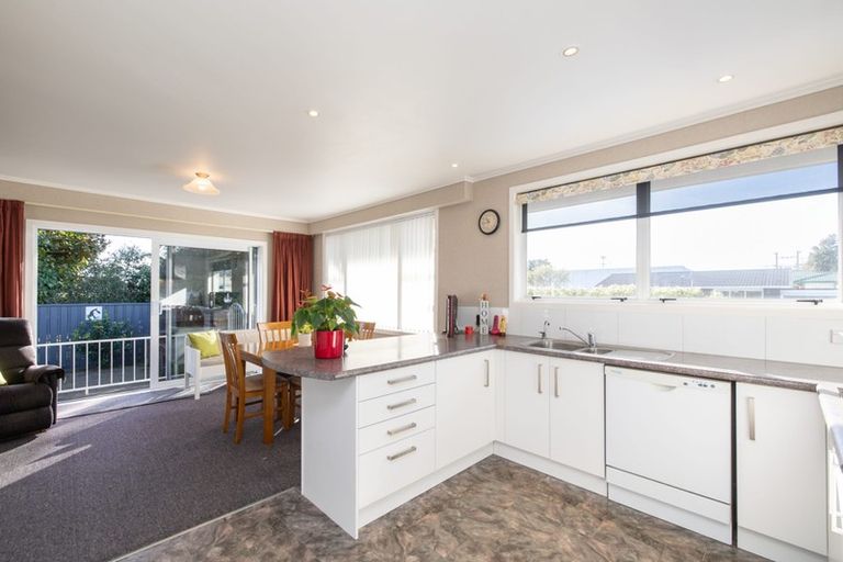 Photo of property in 64 Nevada Drive, Merrilands, New Plymouth, 4312