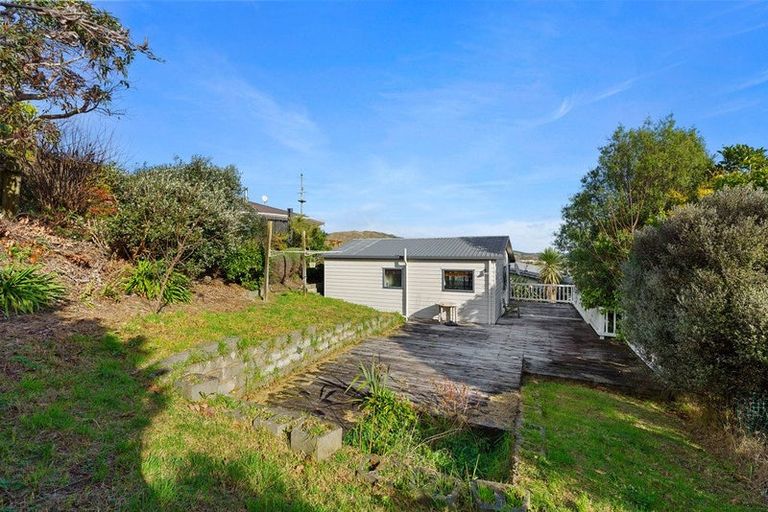 Photo of property in 5 Mohua Street, Waikanae, 5036