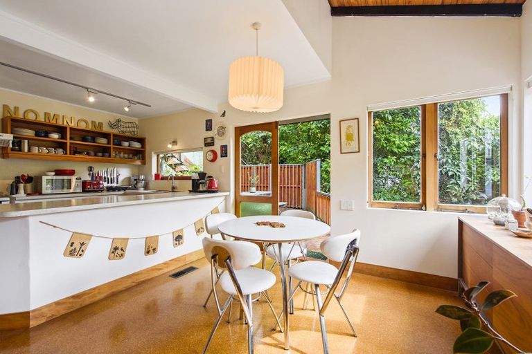 Photo of property in 16 Mairangi Road, Wadestown, Wellington, 6012