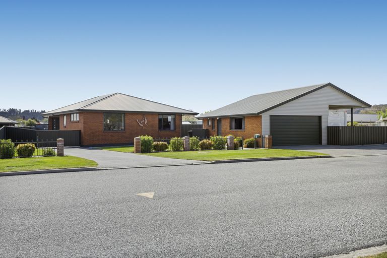 Photo of property in 21 Ashworth Street, Alexandra, 9320