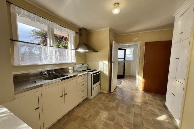 Photo of property in 28 Liston Crescent, Hillcrest, Hamilton, 3216