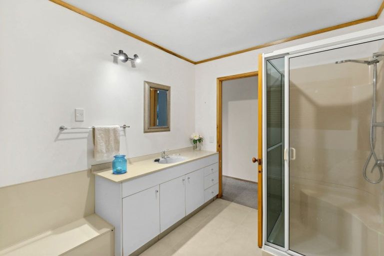 Photo of property in 10 Redwood Crescent, Westown, New Plymouth, 4310