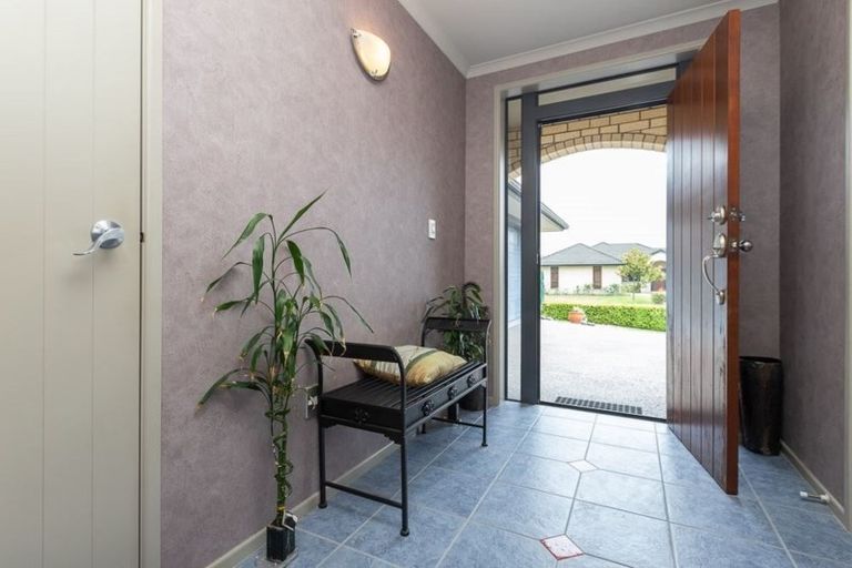 Photo of property in 5 Azure Place, Huntington, Hamilton, 3210