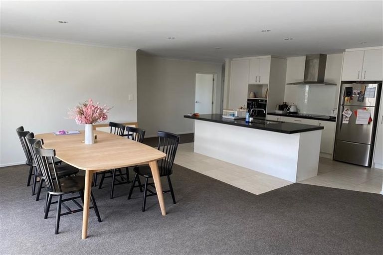 Photo of property in 3 Fred White Drive, Kumeu, 0810