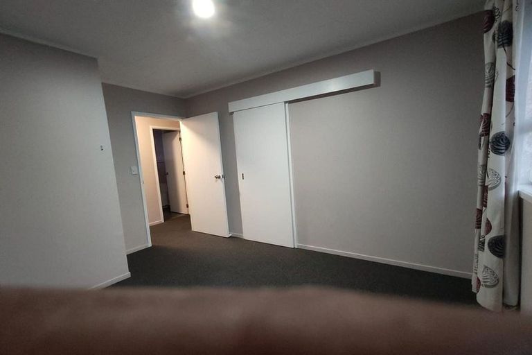 Photo of property in 20 Foyle Place, Glendene, Auckland, 0602