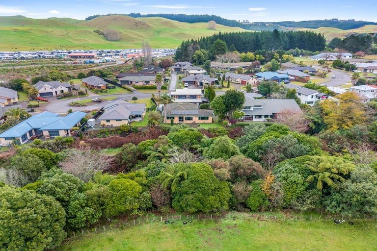 Photo of property in 24 Caulfield Place, Pukehangi, Rotorua, 3015